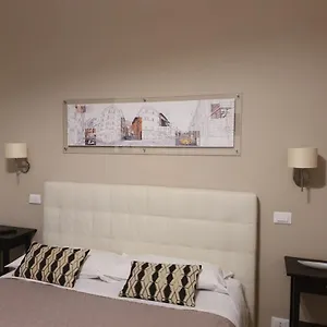 luxury-charme-colosseo.it-romehotels.com/